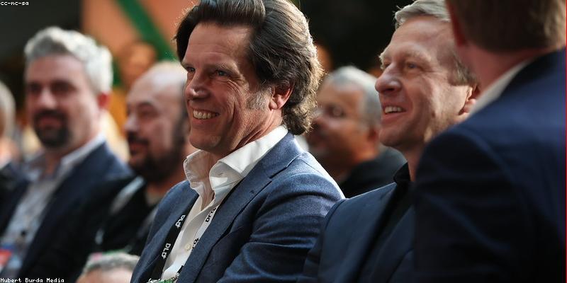 7億パラメータモデルのメリットと導入時の利点
